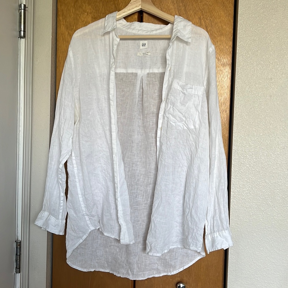 Gap Linen Button-Down Size Large - image 1